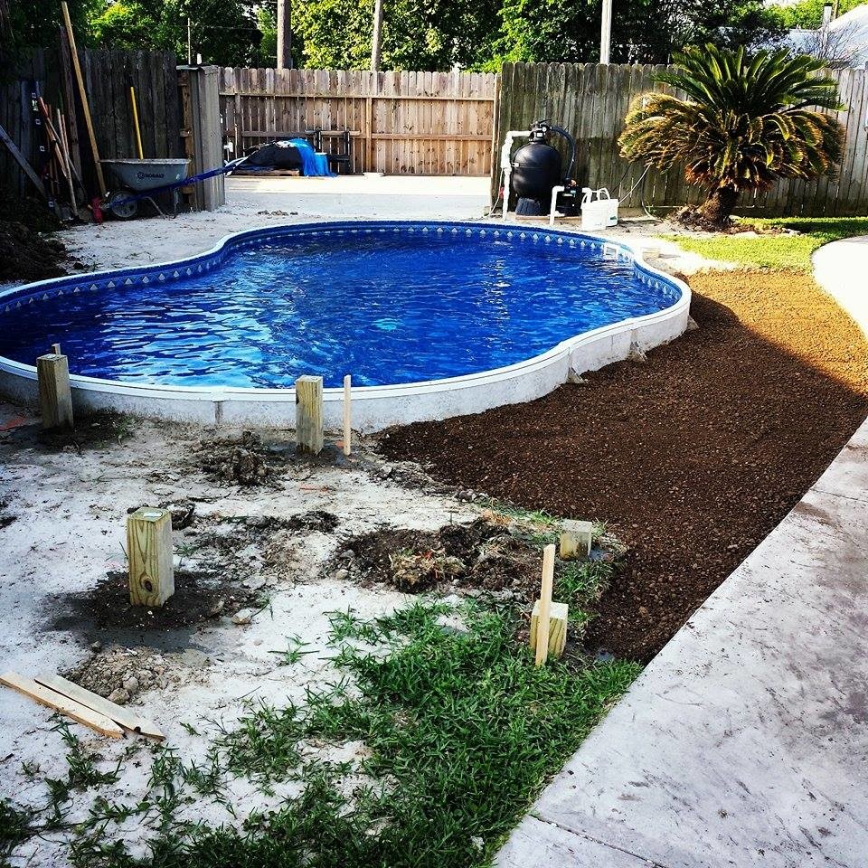 Small transitional backyard kidney-shaped pool in Houston.