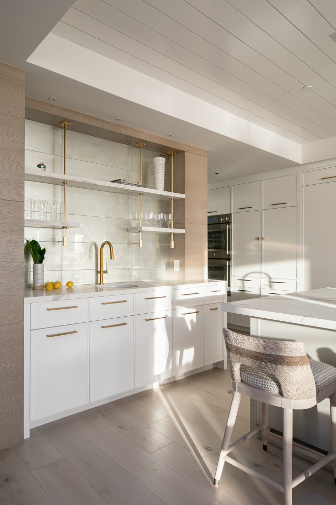 Example of a transitional kitchen design in Orange County