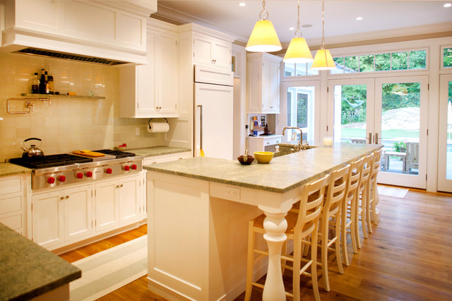 Hilltop traditional-kitchen