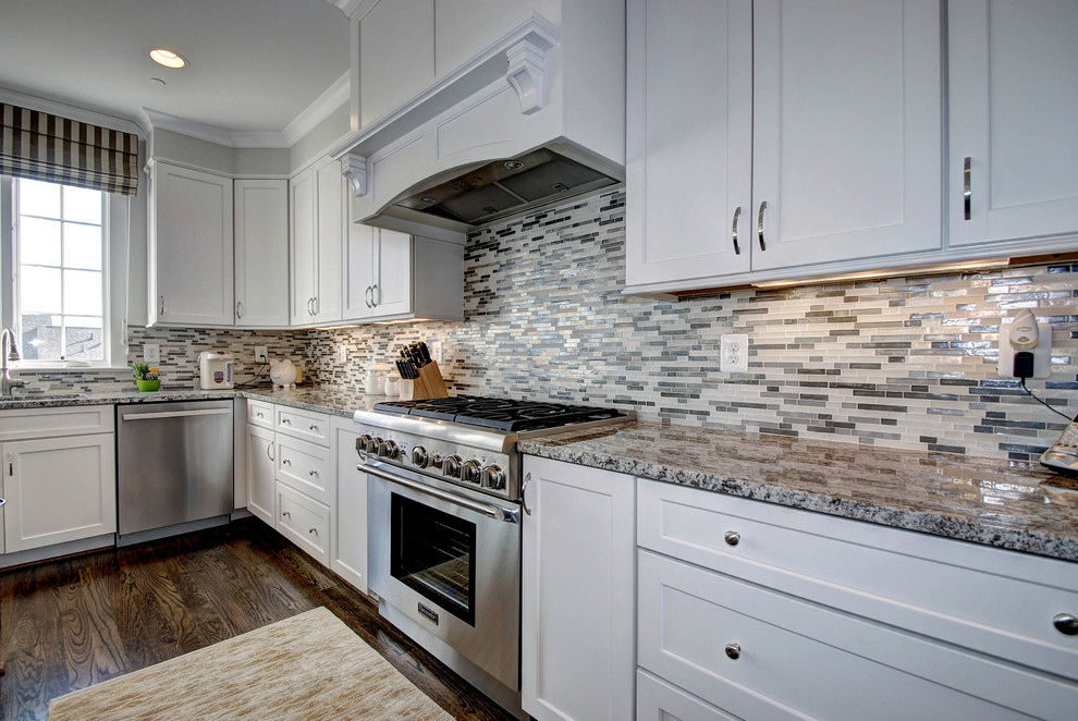 Transitional kitchen photo in DC Metro