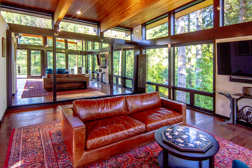 Kalama River Treehouse