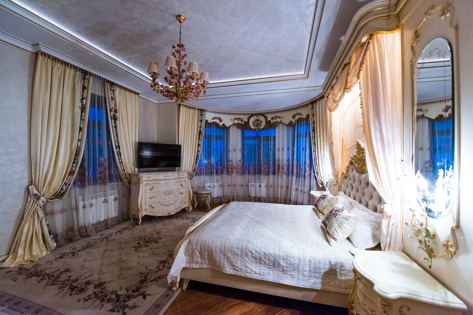 Спальня в классическом стиле