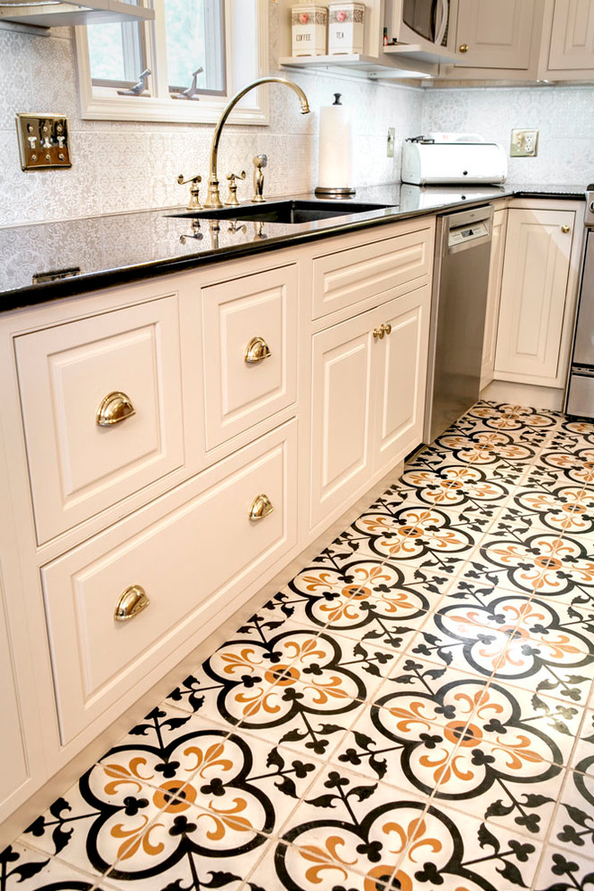 Home design - transitional home design idea