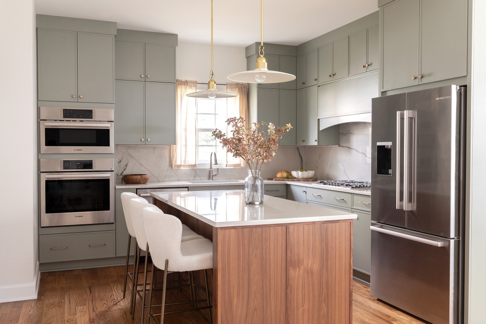 Kitchen - transitional kitchen idea in Raleigh