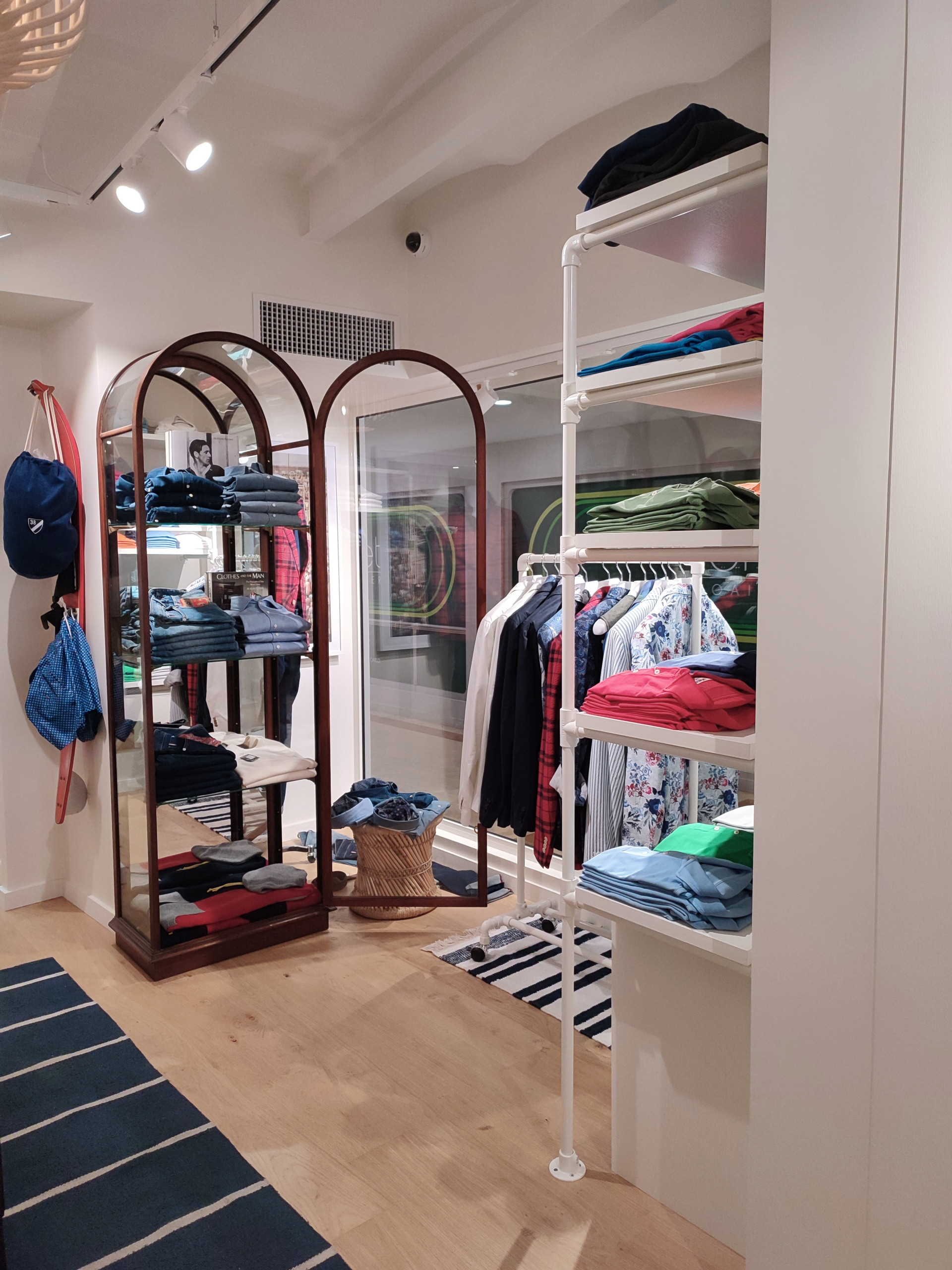 Agencement d'une boutique de vêtements - Saint-Tropez