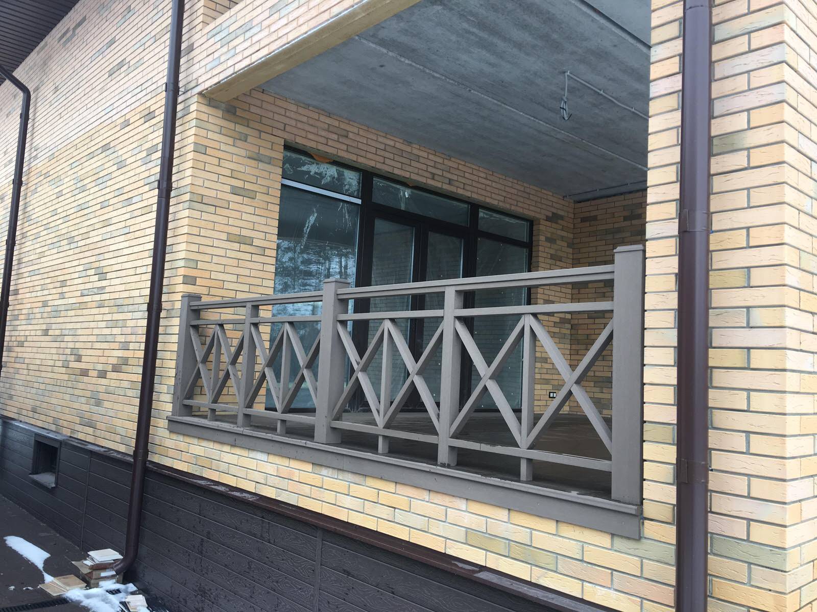 Застеклённая веранда с раздвижными створками