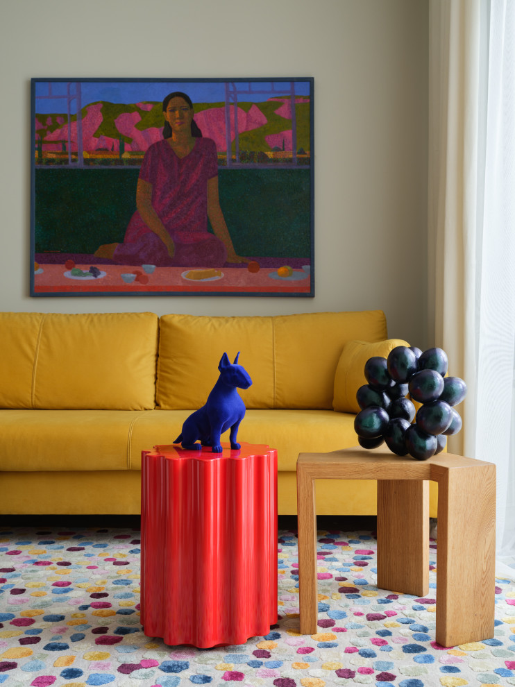 Небольшая яркая квартира