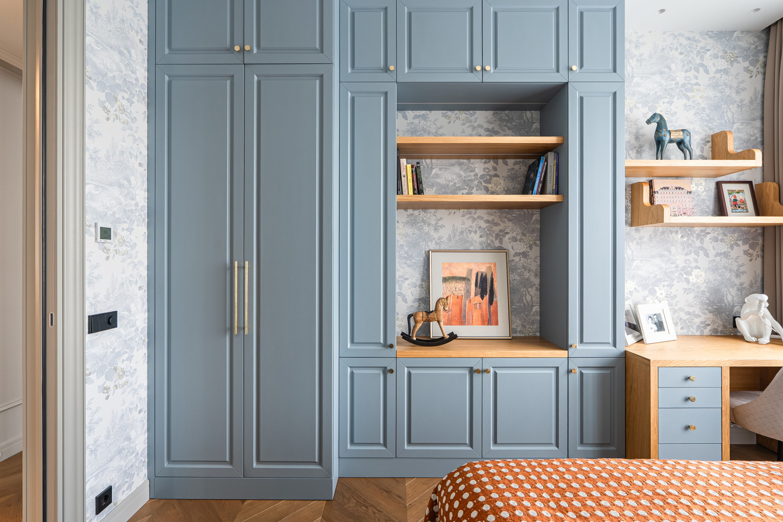 с видом на реку