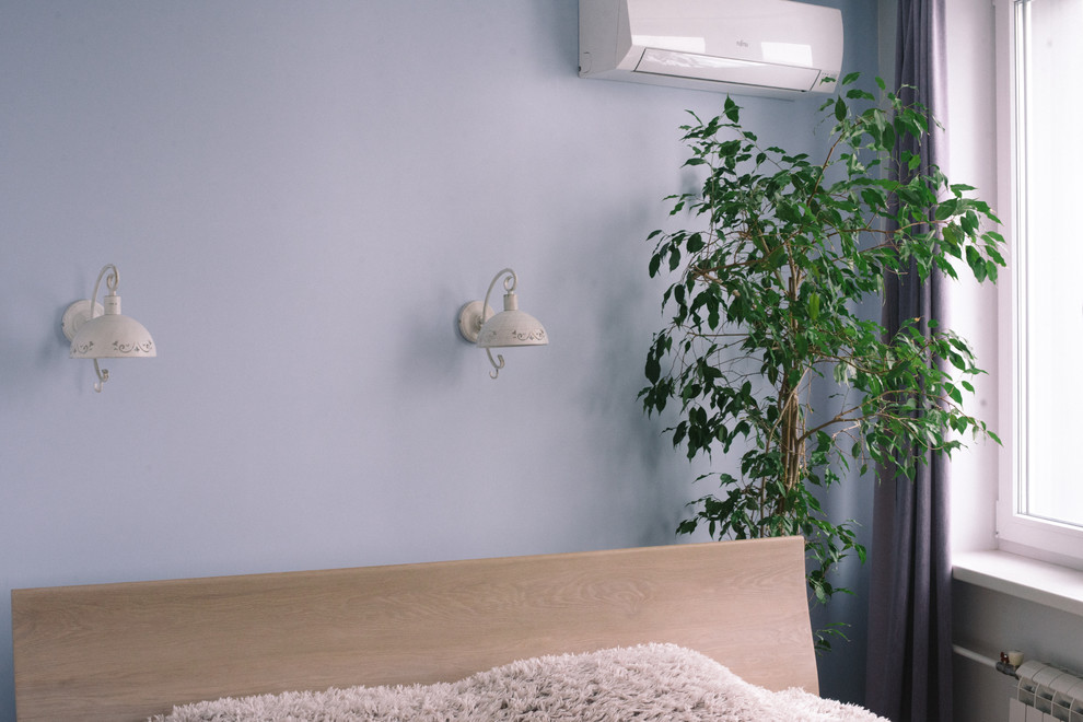 Перепланировка квартиры с радиальной фасадной стеной, авторская мозаика.