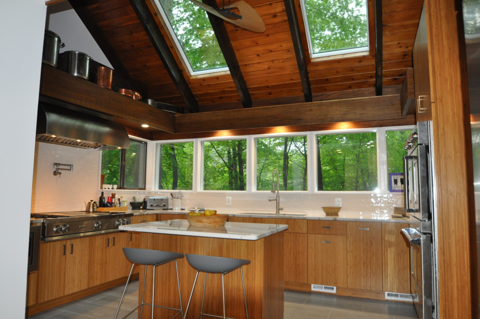 Example of a transitional home design design in Baltimore