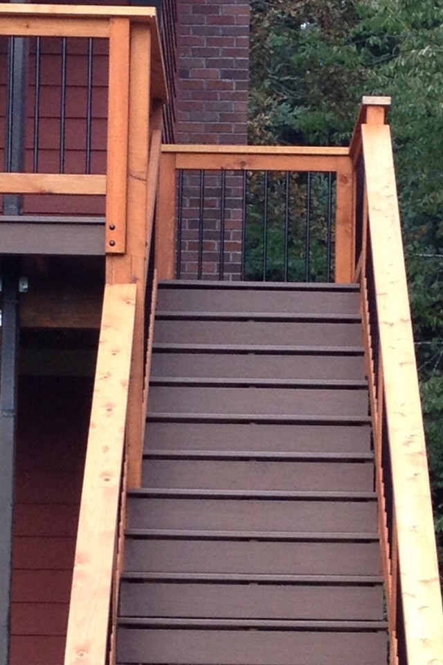 Example of a transitional deck design in Portland