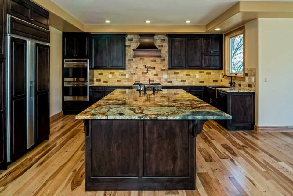 Design ideas for a large country eat-in kitchen in Denver with a farmhouse sink, granite benchtops and with island.