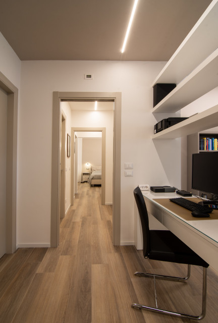 BASIC - Appartamento 110 mq Montevarchi modern-arbeitszimmer