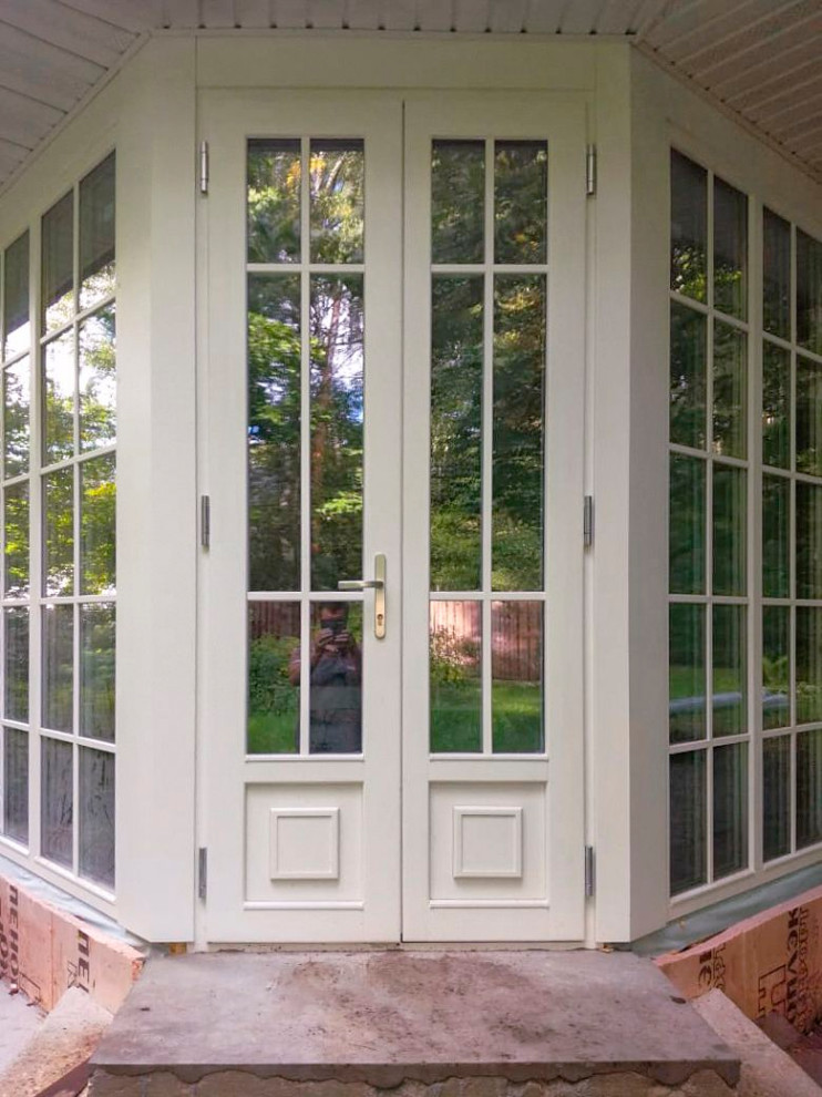 Панорамные витрины с раскладкой из сосны 1-го сорта. Панорамные деревянные окна.