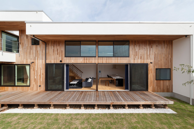 L字型の家 デッキも庭も広々と Contemporary Terrace Other By 株式会社住工房スタイル Houzz Ie