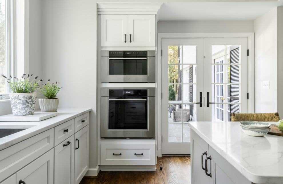 Transitional kitchen photo in DC Metro
