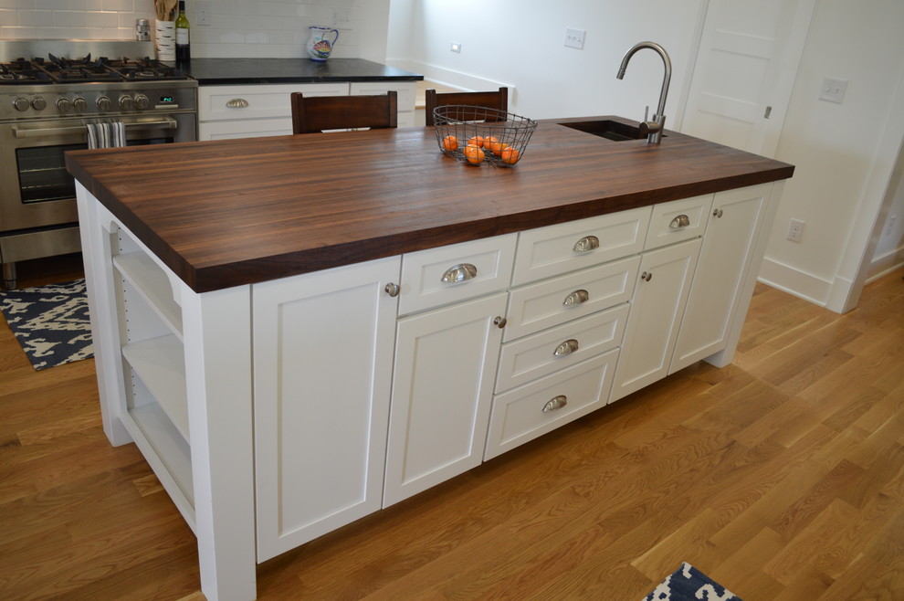 Crisp Modern Cottage