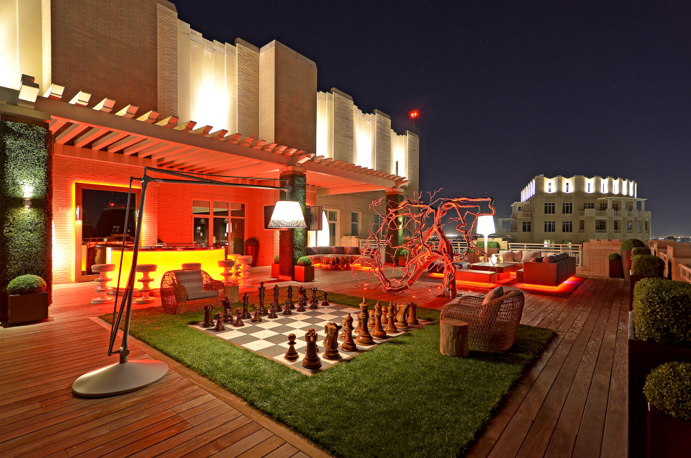 Foto de terraza contemporánea con iluminación