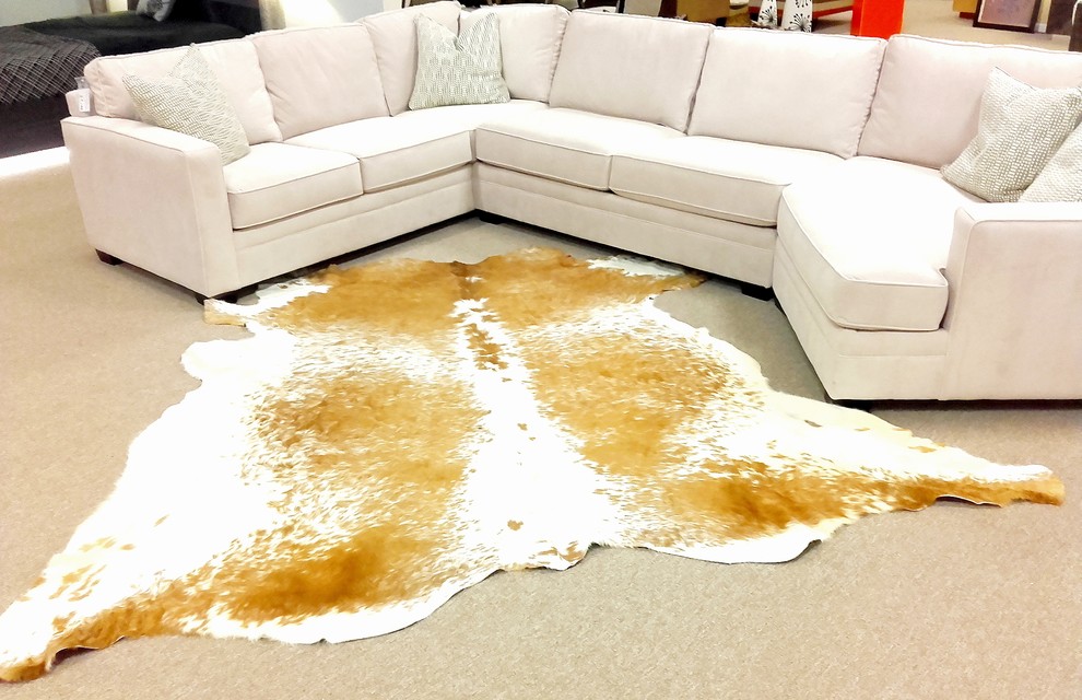 Luxury Premium Cowhide Rug / 6'9" x 7'7" / Handmade / Imported from