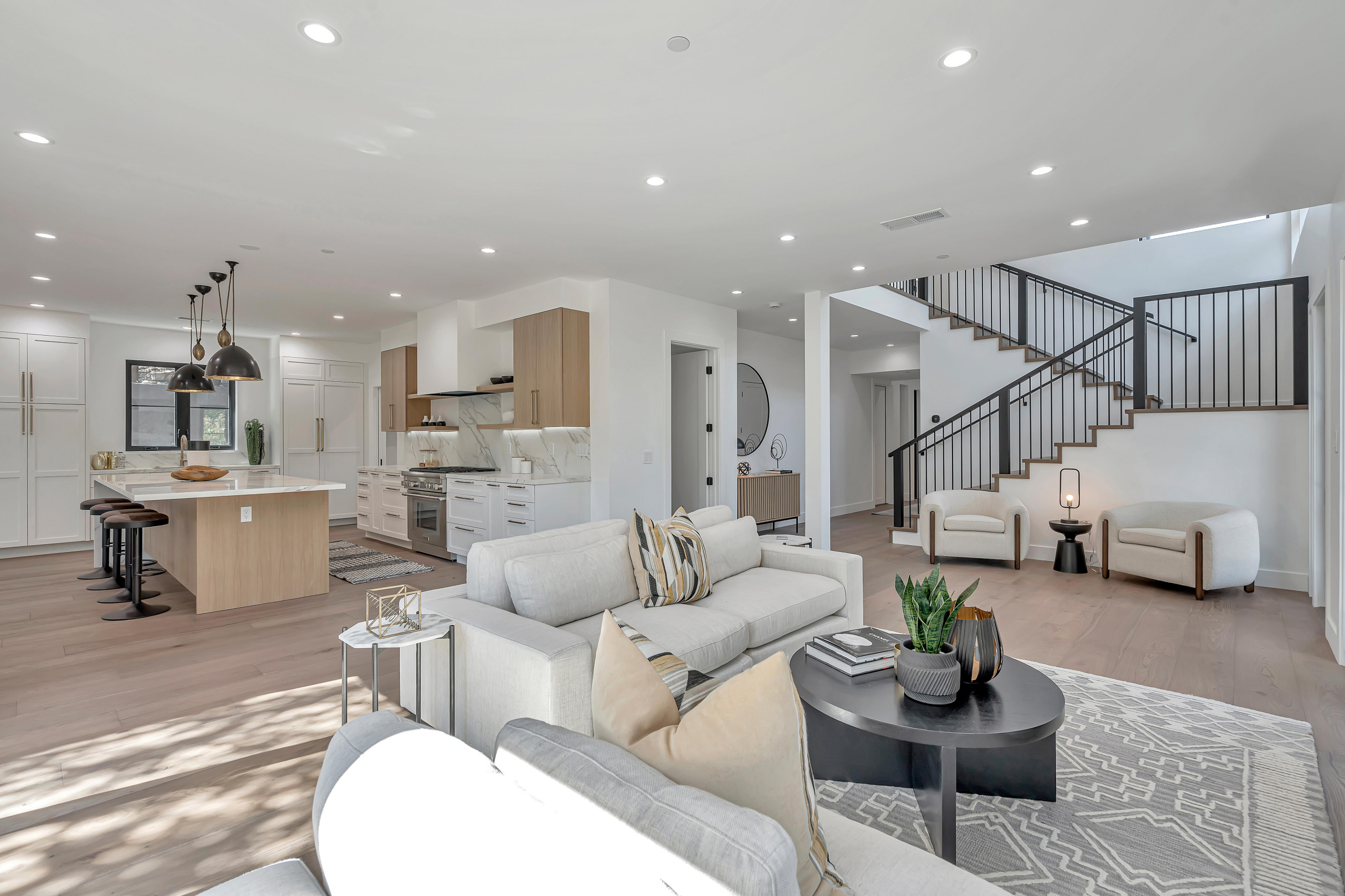 HOME STAGING