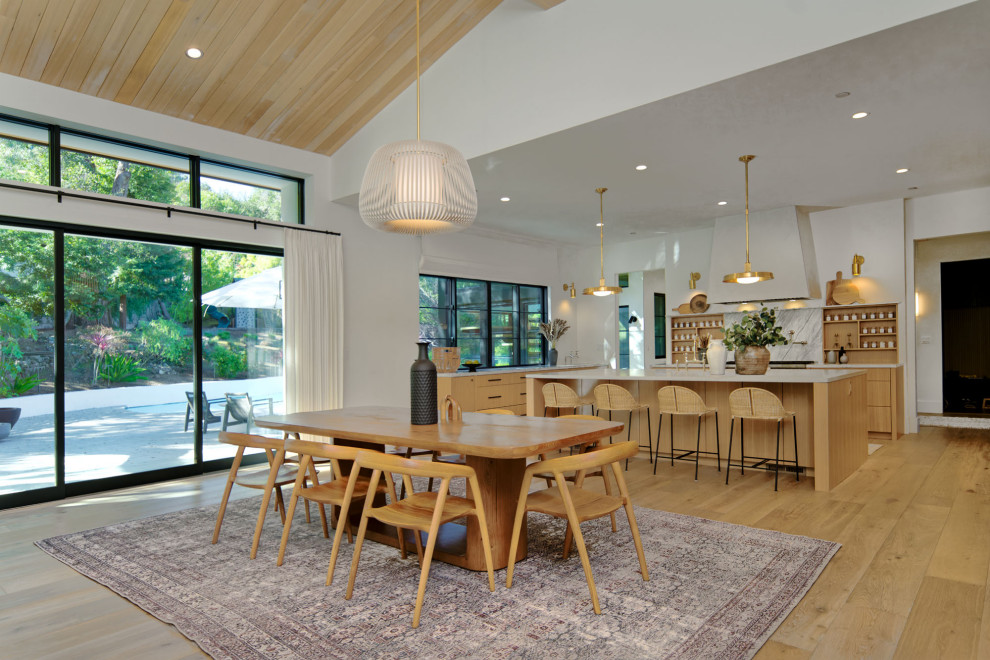 San Carlos - Warm Modern Dreamhouse