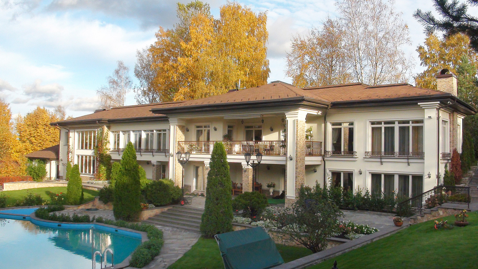 Дизайн загородного дома (850 м2) в классическом стиле