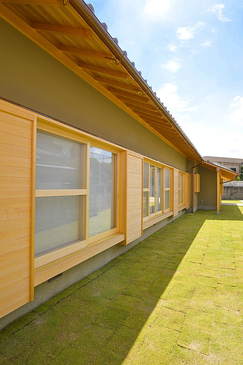 黄色いおしゃれな瓦屋根の家の画像 75選 - 2026 年 7月 | Houzz (ハウズ)