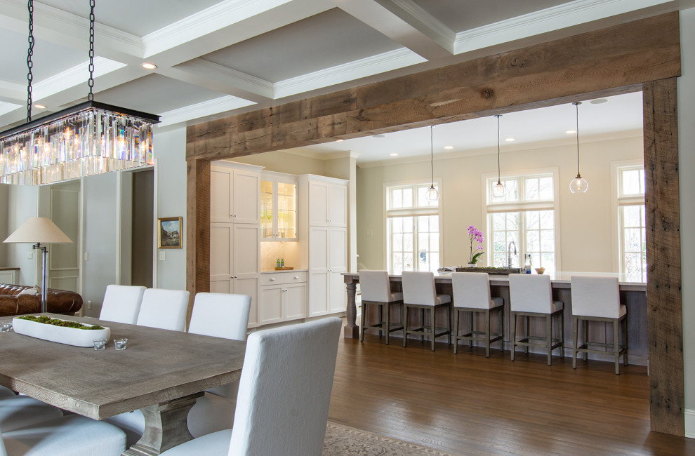 Kitchen - transitional kitchen idea in Columbus