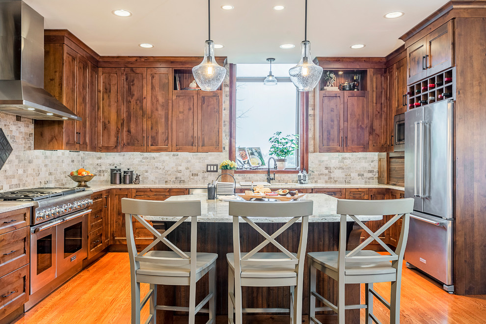 Kitchen - kitchen idea in Chicago