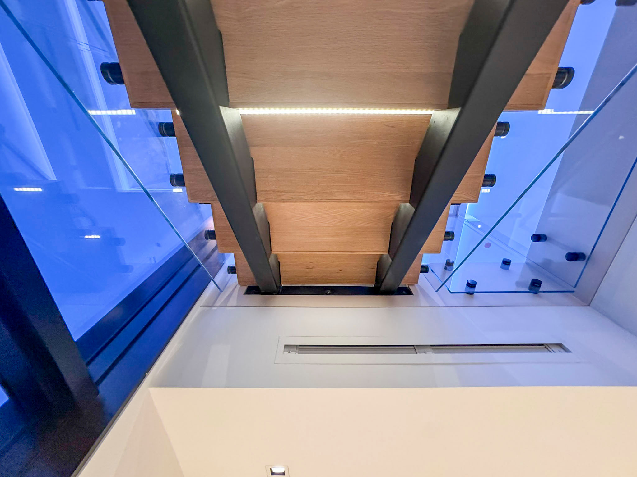 126_Visually Open and Light Contemporary Staircase, Mclean, VA 22102