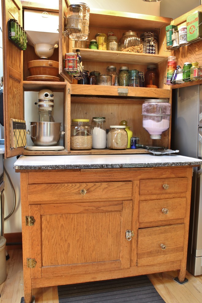 Example of an eclectic home design design in Seattle