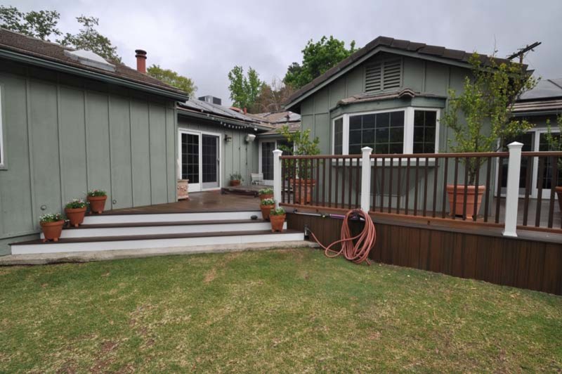 Inspiration for a transitional home design remodel in Los Angeles