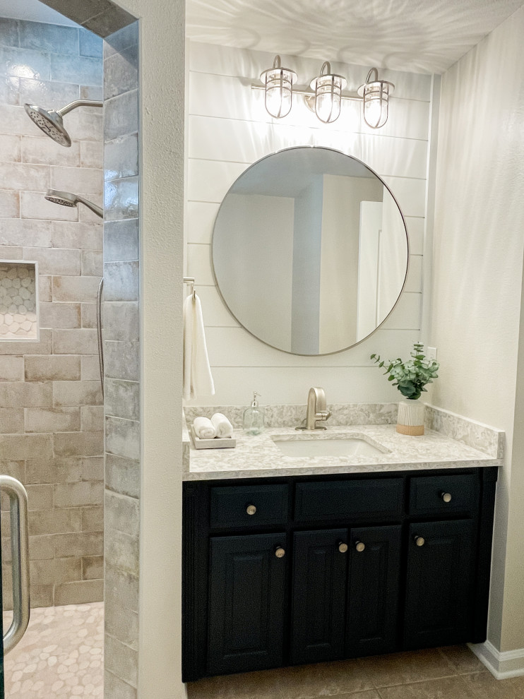 Bathroom - transitional bathroom idea
