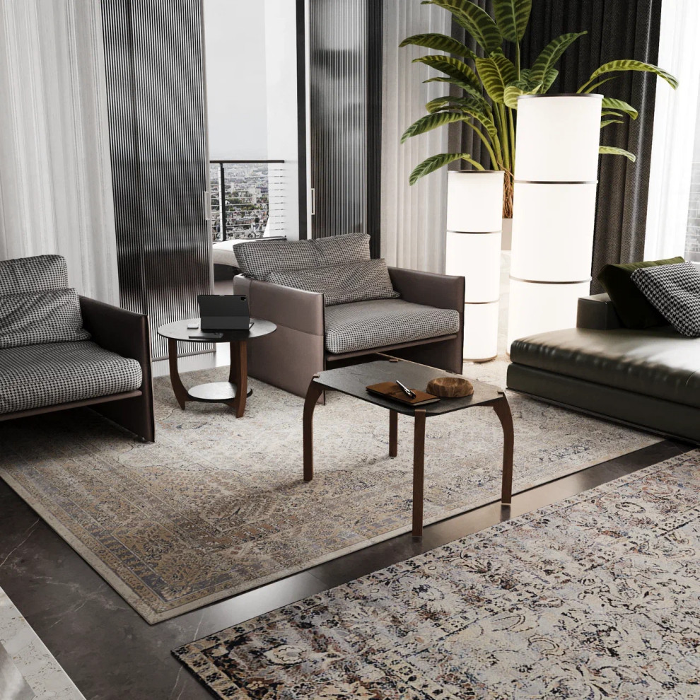 Журнальный столик ДОМОВОЙ черного цвета в гостиной