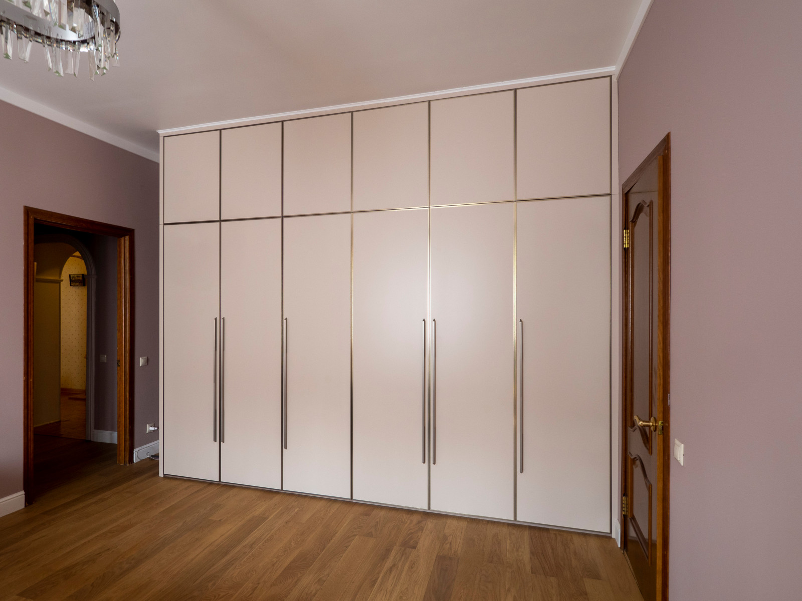 Стильный шкаф в спальню