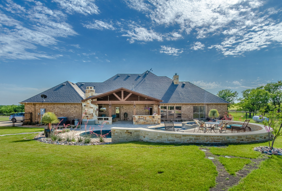 Inspiration for a transitional pool remodel in Dallas