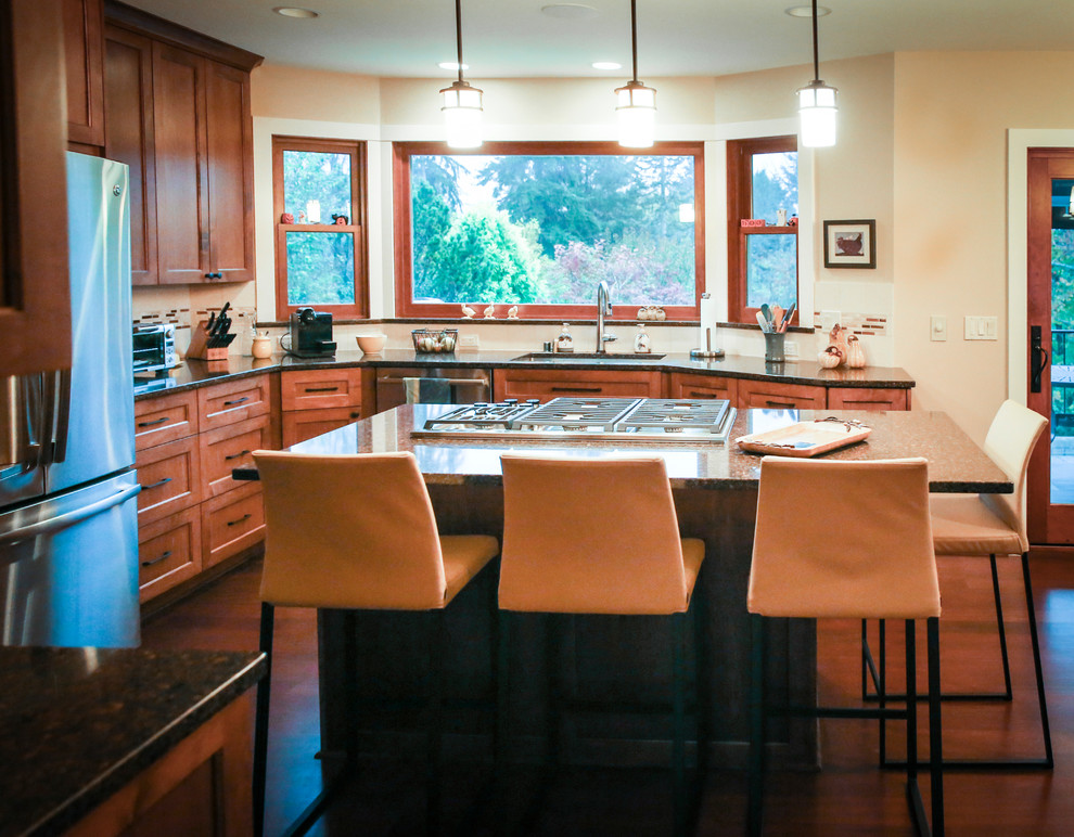 Transitional kitchen photo in Seattle