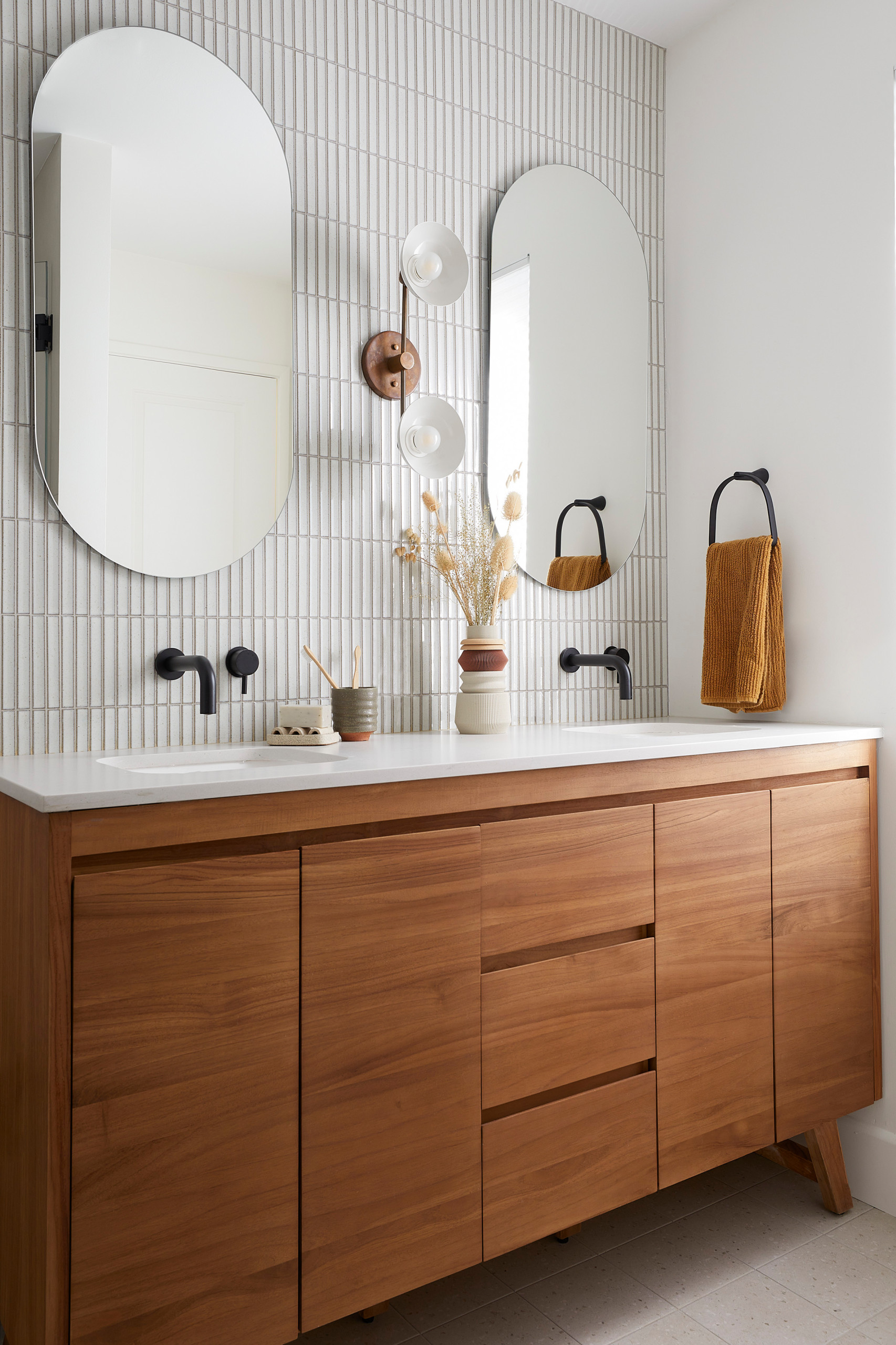 北欧スタイル プラスチック バスルーム トイレ シャワー 実用的