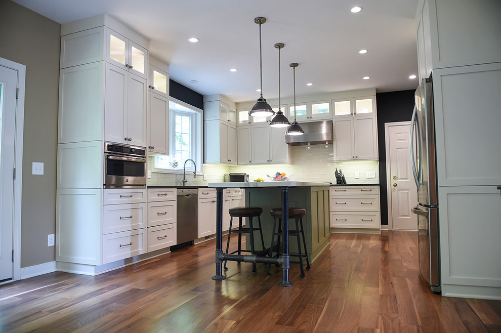 Inspiration for a transitional kitchen remodel in Cleveland