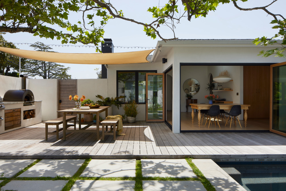 Minimalist deck photo in Los Angeles