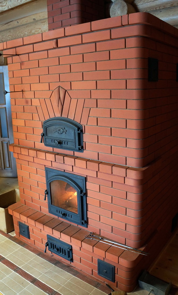 Отопительная печь в деревянном доме