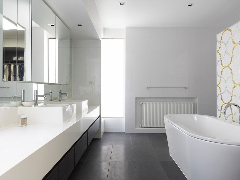 Design ideas for a contemporary bathroom in Sydney.