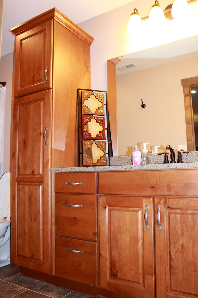 Bathroom - rustic bathroom idea in Chicago