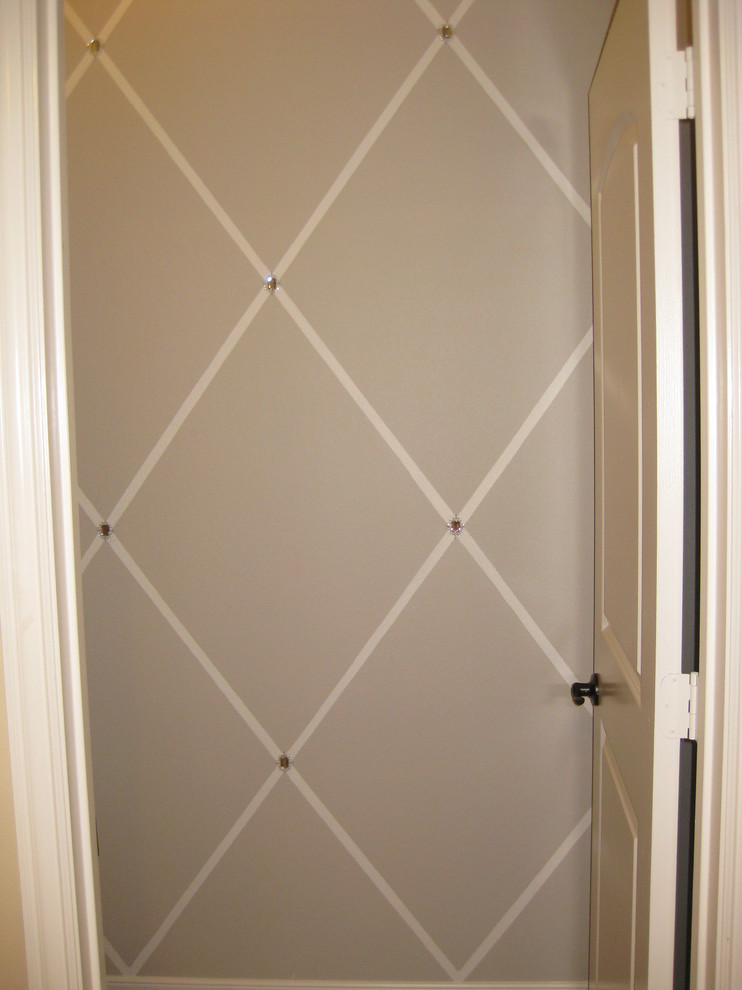 Transitional home design photo in Dallas