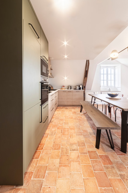 Cornill&eacute; farmhouse-dining-room