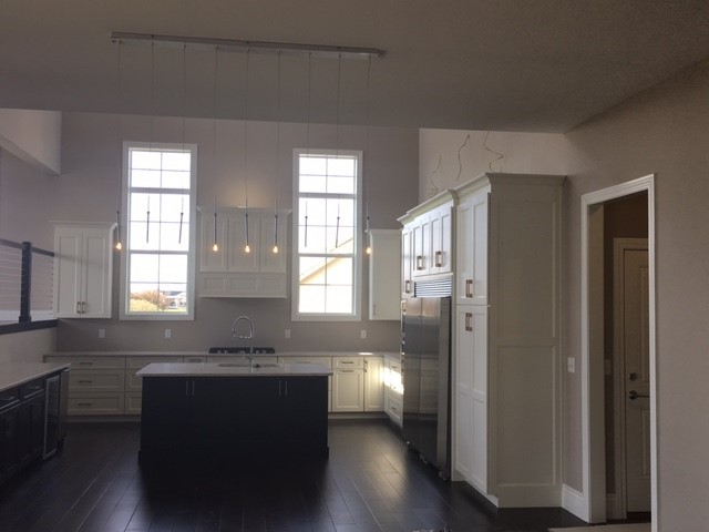 Kitchen - transitional kitchen idea