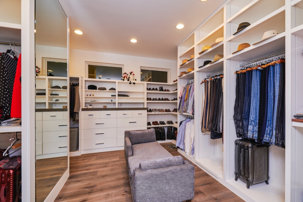 Transitional closet photo in Austin