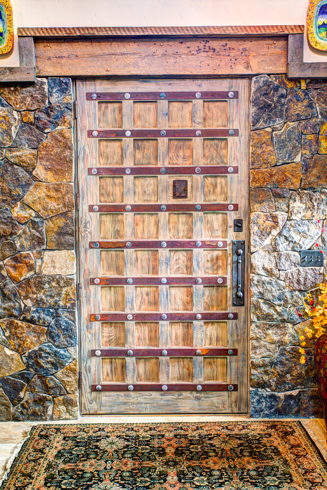 Entryway - rustic entryway idea