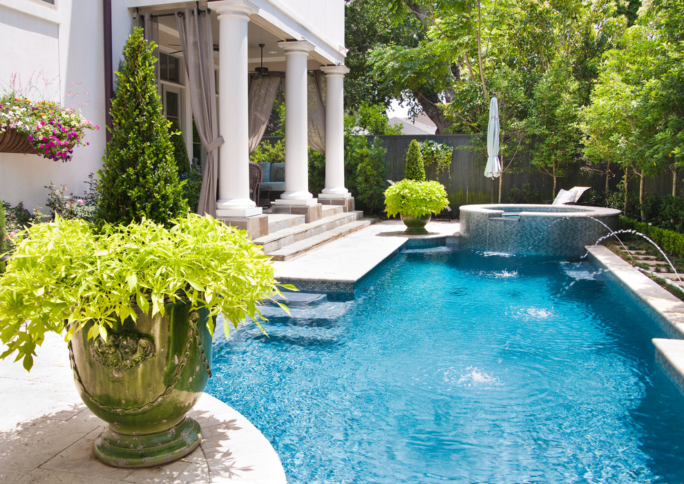 Traditional custom-shaped pool in New Orleans.