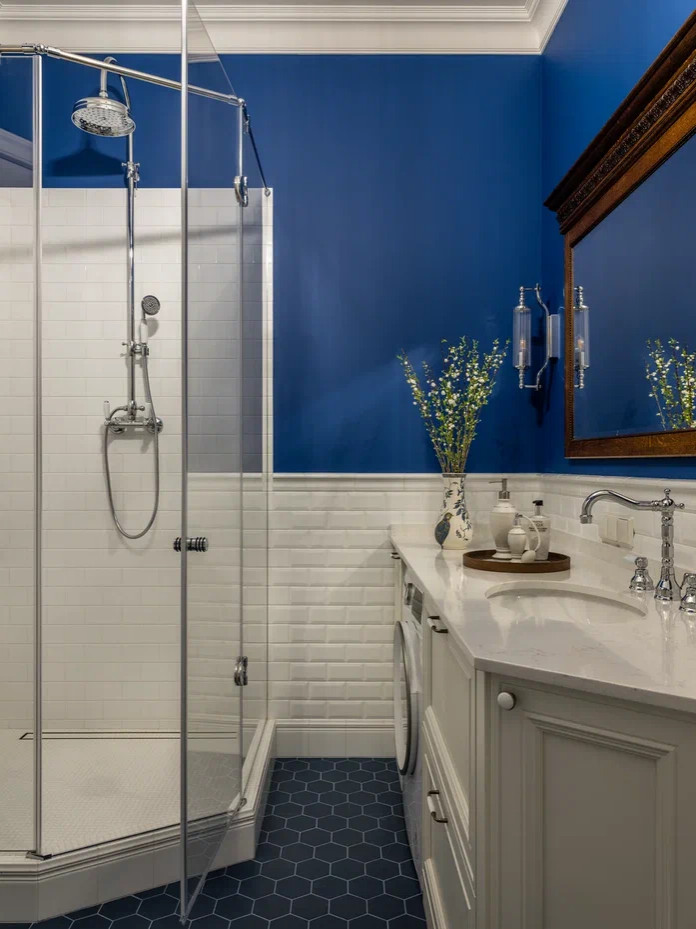 Жизнь на высоте : яркая квартира с видом на Котельническую набережную